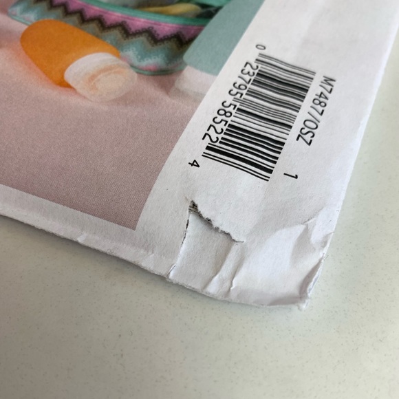 3/$30 BUNDLE&SAVE ✨ McCall’s Patterns Travel Cases in Three Sizes Sewing Pattern - Picture 8 of 9